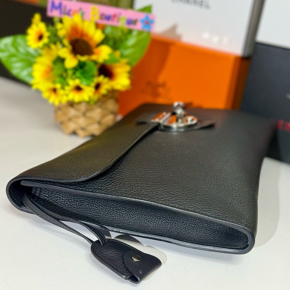 Auth GUCCI Leather Black Clutch Bag/Briefcase 🔥EUC Condition w/ key & dustbag - Picture 8 of 17